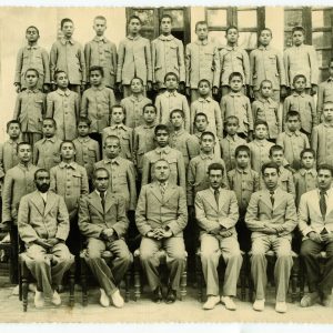 قبول‌شدگان امتحان نهایی دوره ابتدایی آموزشگاه گلبهار ۱۳۲۷ تهران قدیم عکس‌های قدیمی ایران قدیم