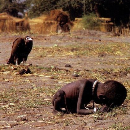 کوین کارتر دختربچه‌ی سودانی-۱۹۹۳ kevin carter