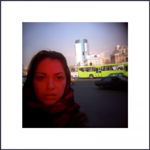 عکسی از مهرانه آتشی، یک سلفپرتره