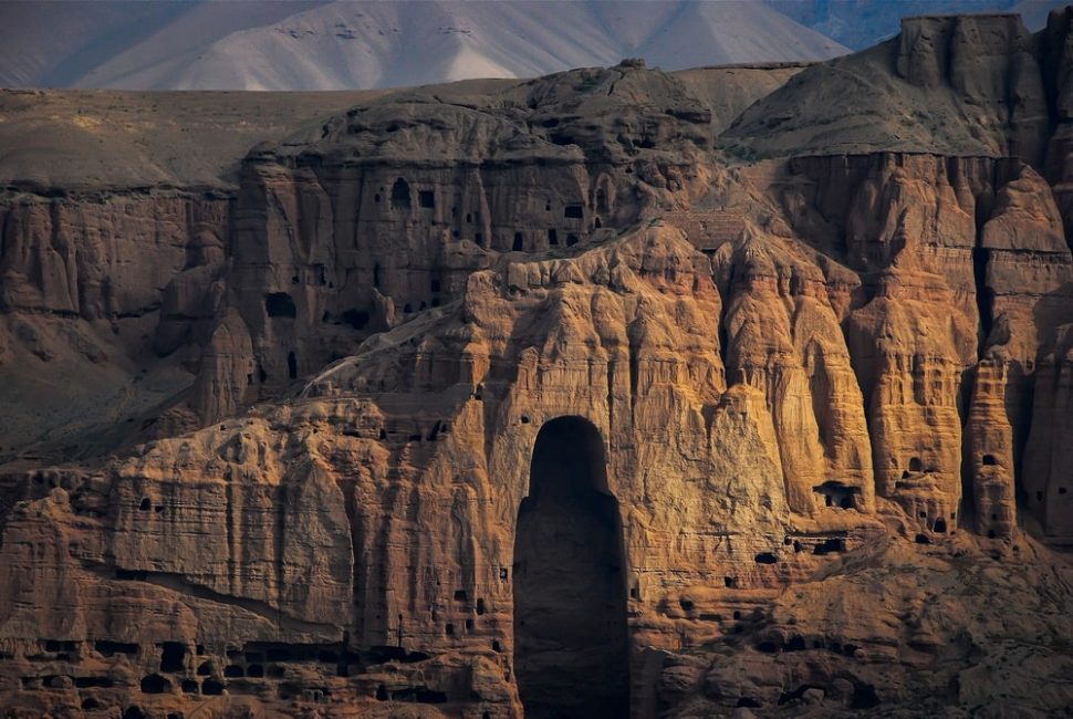 به مناسبت بیستمین سالگرد تخریب مجسمه‌های بودا در بامیان / متنی از آریاسپ دادبه