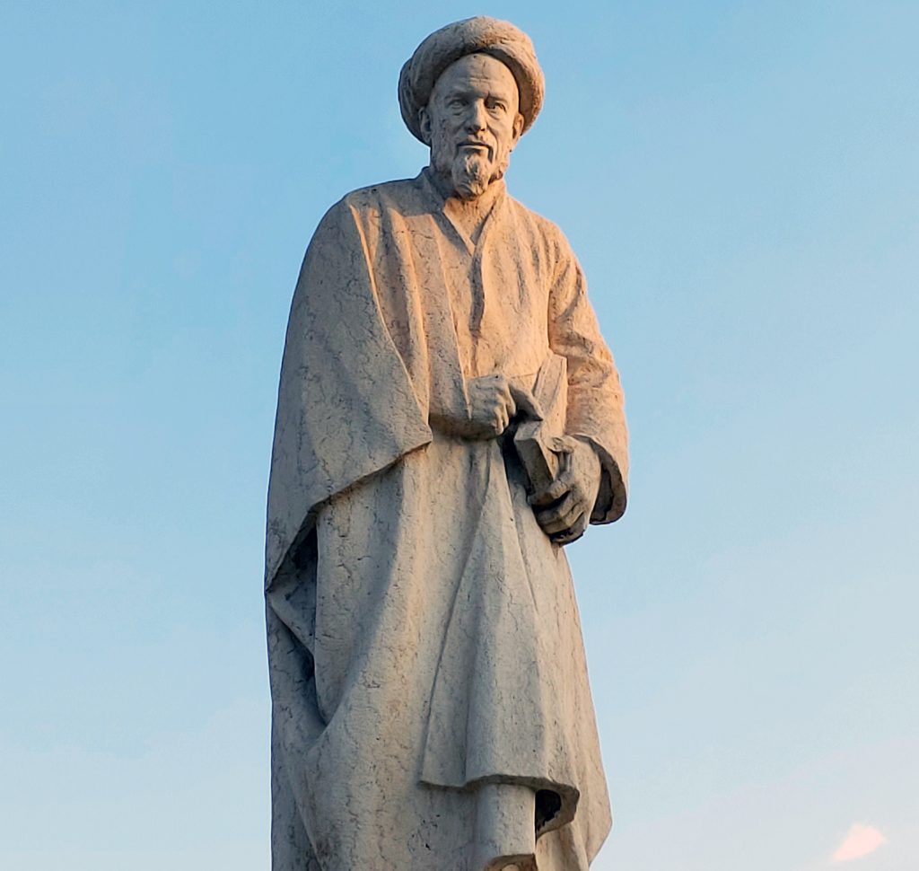 مجسمه‌ی سعدی شیرازی، ابوالحسن صدیقی، شیراز، تاریخ نصب: ۱۳۳۲ ش.
