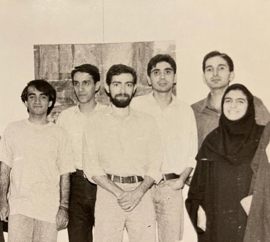 هسته اولیه شکل گیری مجله، نیمه اول دهه هشتاد. از راست: فرشید آذرنگ، مانی غلامی، شهریار توکلی، ایمان افسریان و فریدون غفاری
