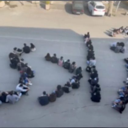 Students-of-Art-University-sit-in-the-courtyard-of-the-university