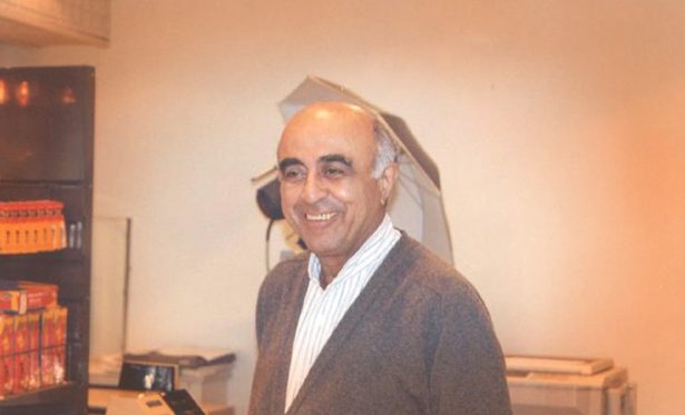 به نوشته‌ی حسن کامشاد در صفحه‌ی آخر دفترچه‌ی خاطرات روزانه‌ی شاهرخ مسکوب یک بیت بود، که شاید آخرین اثر خامه‌ی او باشد: «عشق داغی‌ست که تا مرگ نیاید نرود»