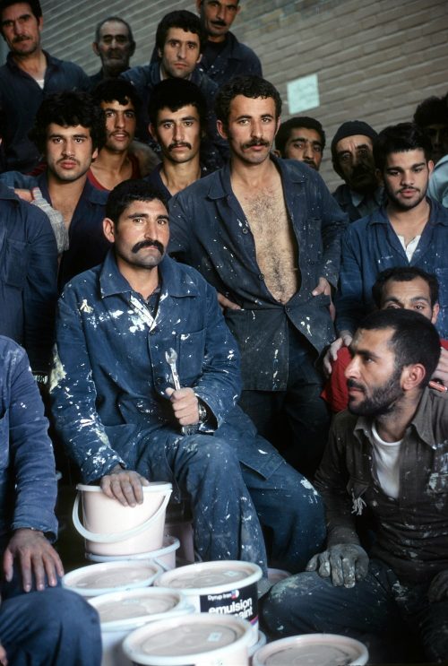 از نمایشگاه «به ما نگاه کنید»، مهشید نوشیروانی، ۱۳۵۷ از نمایشگاه «به ما نگاه کنید»، مهشید نوشیروانی، ۱۳۵۷